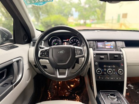 Used 2016 Land Rover Discovery Sport SE image 14