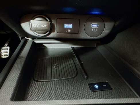Certified 2025 Hyundai Elantra Sport image 32