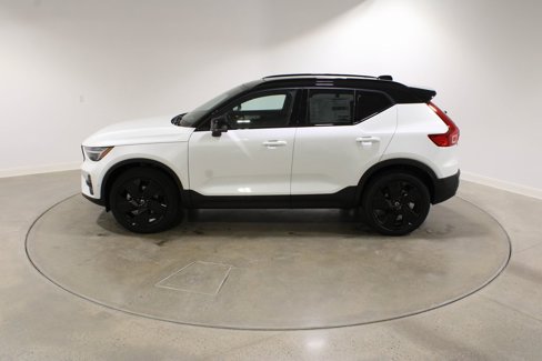 New 2026 Volvo XC40 B5 Ultra w/ Climate Package image 3