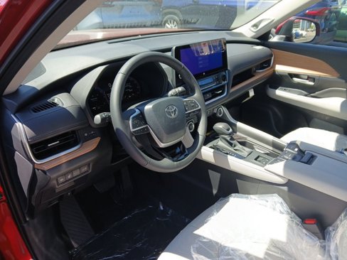 New 2025 Toyota Grand Highlander FWD image 8