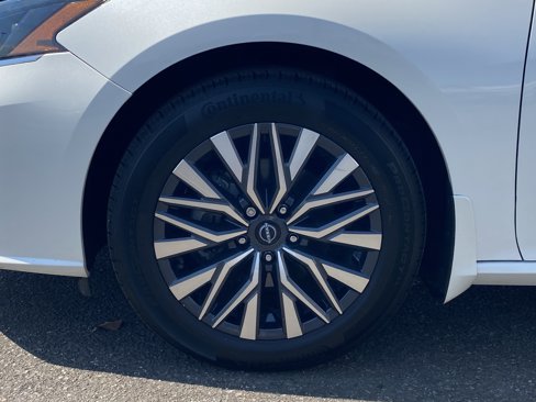 Used 2023 Nissan Altima 2.5 SV image 9