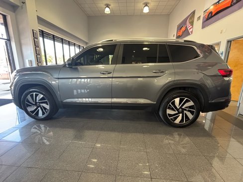 Used 2024 Volkswagen Atlas SEL image 2