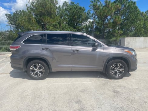 Used 2016 Toyota Highlander XLE image 8