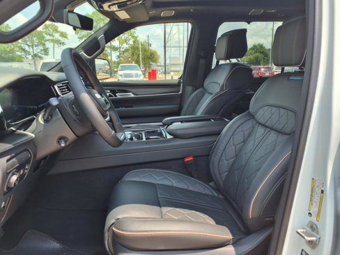 New 2025 Jeep Grand Wagoneer Series III image 13