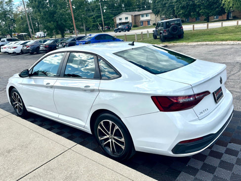 Used 2024 Volkswagen Jetta Sport image 3
