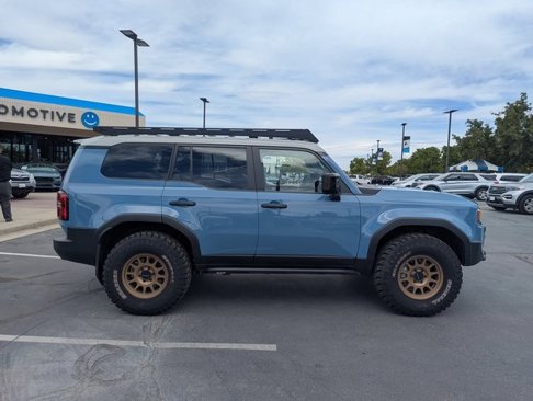 Used 2024 Toyota Land Cruiser image 2