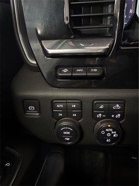 Used 2023 Chevrolet Silverado 1500 High Country w/ Technology Package image 31
