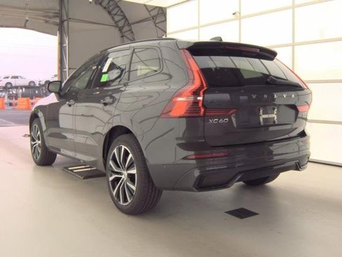 Certified 2025 Volvo XC60 B5 Plus image 4