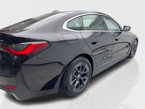 Used 2025 BMW i4 eDrive40 w/ Parking Assistance Package image 13