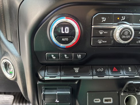 Used 2023 GMC Sierra 2500 AT4 image 48