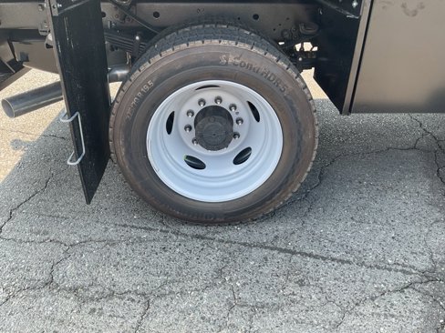 New 2025 Ford F550 4x4 Regular Cab Super Duty image 5