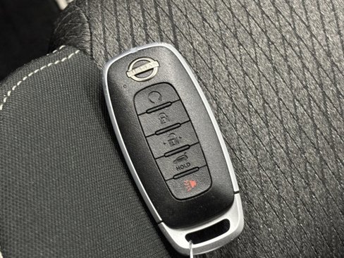 Used 2025 Nissan Rogue SV image 29