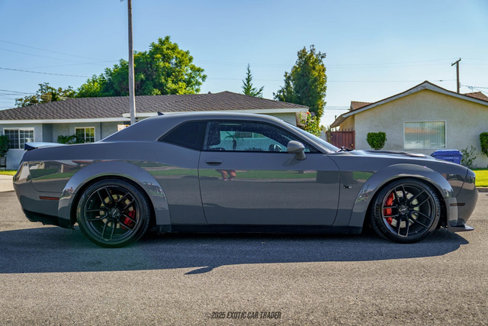 Used 2018 Dodge Challenger SRT Hellcat image 9
