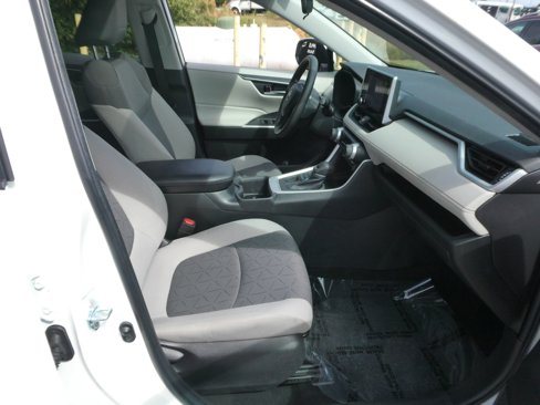 Used 2023 Toyota RAV4 XLE image 27