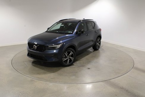 New 2026 Volvo XC40 B5 Core w/ Climate Package image 1