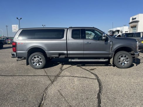 Used 2024 Ford F350 Lariat w/ Chrome Package image 4