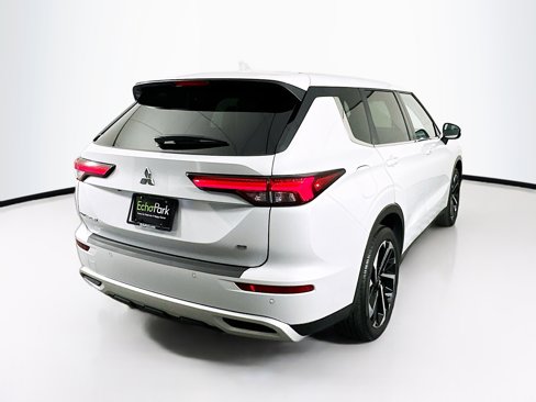 Used 2024 Mitsubishi Outlander SE image 9