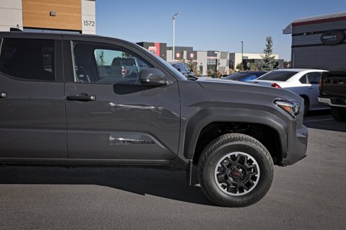Used 2024 Toyota Tacoma TRD Off-Road image 4
