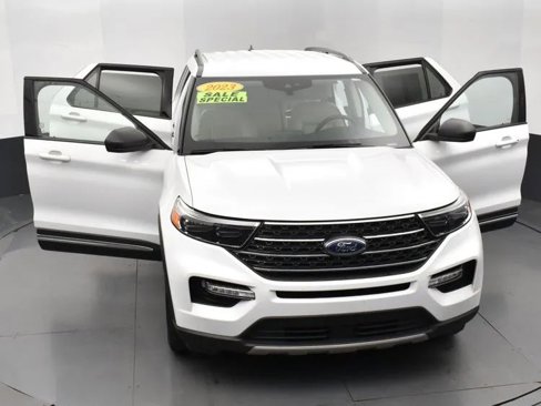 Used 2023 Ford Explorer XLT w/ Equipment Group 202A image 10
