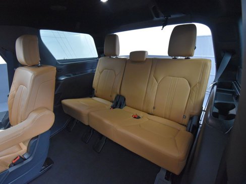 Used 2024 Ford Expedition Platinum image 44