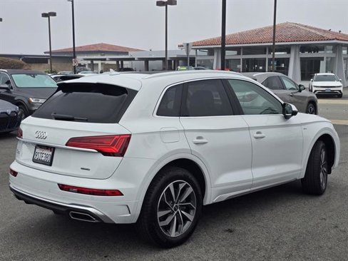 Certified 2025 Audi Q5 2.0T Premium Plus w/ Premium Plus Package image 2