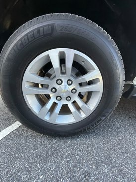 Used 2018 Chevrolet Suburban LT image 32