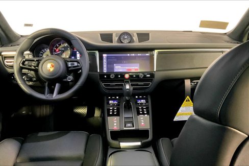 New 2026 Porsche Macan GTS image 14