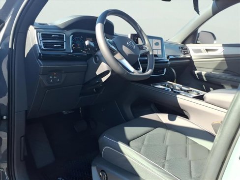 New 2026 Volkswagen Atlas Cross Sport SE image 14