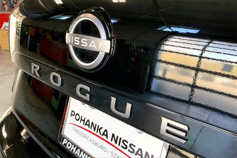 Certified 2025 Nissan Rogue SV image 31