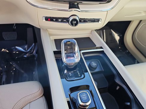 New 2026 Volvo XC60 B5 Ultra w/ Protection Package Premier image 27