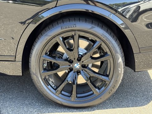 New 2026 BMW X7 M60i w/ Climate Comfort Package image 17
