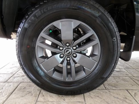 Certified 2025 Nissan Frontier SV image 8