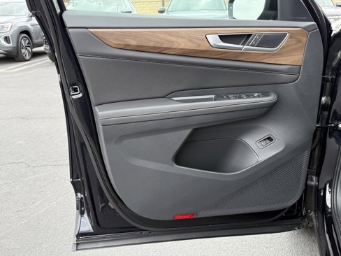 New 2025 Volkswagen Atlas SE image 16