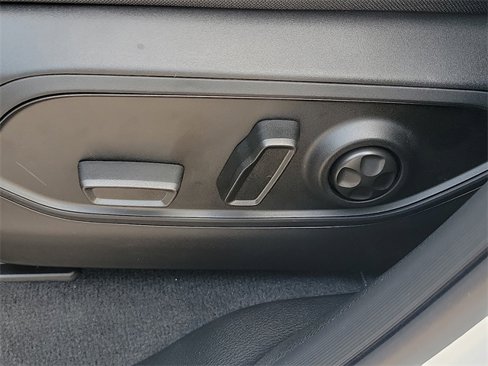 New 2025 Jeep Grand Cherokee L Laredo image 13