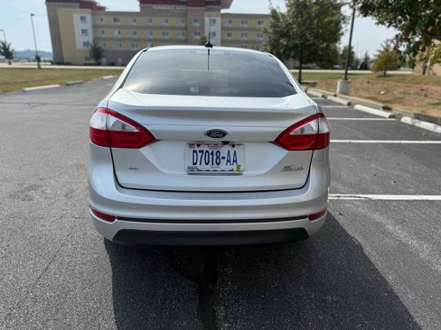 Used 2019 Ford Fiesta SE image 4