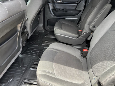 Used 2015 GMC Acadia SLE image 17