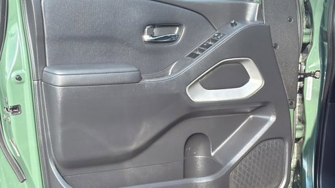 Used 2022 Nissan Frontier SV image 23