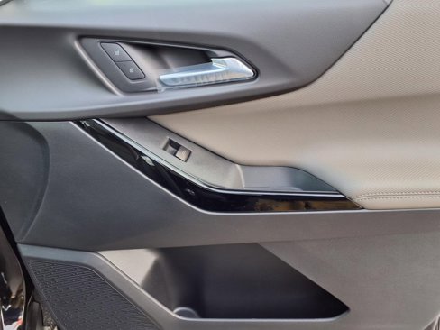 New 2026 Chevrolet Equinox LT w/ Convenience Package II image 17