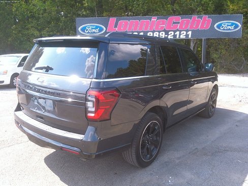 Used 2022 Ford Expedition Limited image 3