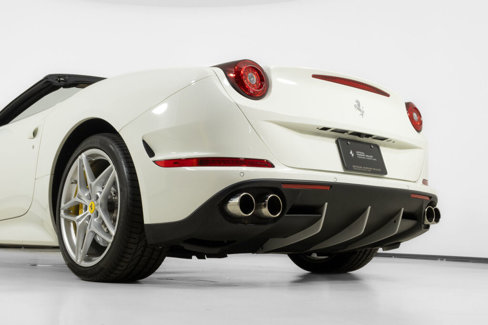 Used 2017 Ferrari California T image 17