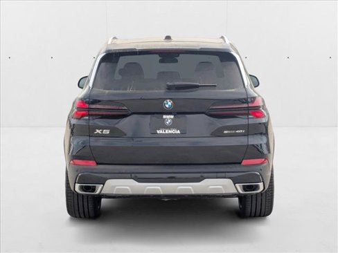 Used 2026 BMW X5 sDrive40i w/ Premium Package image 8
