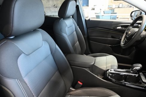 New 2025 Chevrolet Trax LT image 8