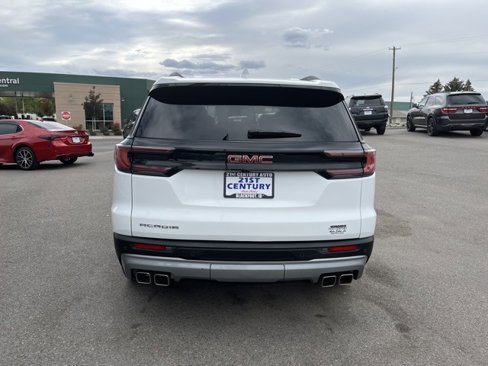 Used 2025 GMC Acadia Elevation image 9