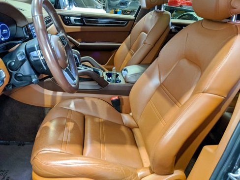 Used 2020 Porsche Cayenne S image 27