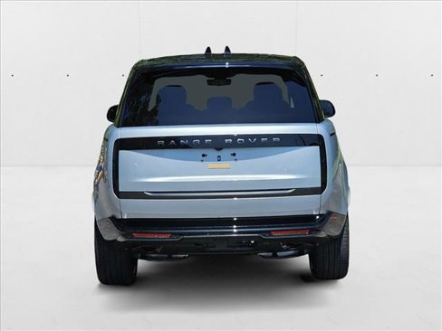 New 2025 Land Rover Range Rover Long Wheelbase SE image 8
