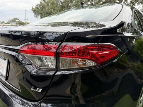 Used 2022 Toyota Corolla LE image 12
