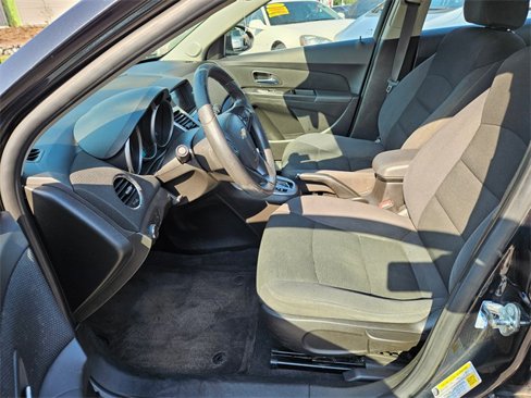 Used 2016 Chevrolet Cruze LT w/ Technology Package image 9