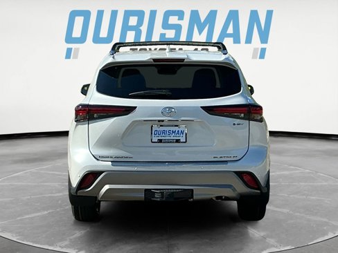New 2025 Toyota Highlander Platinum image 5