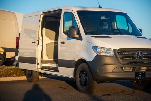 Used 2025 Mercedes-Benz Sprinter 2500 image 8