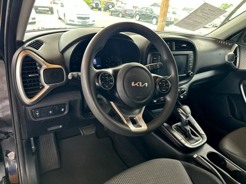 Used 2022 Kia Soul LX image 25